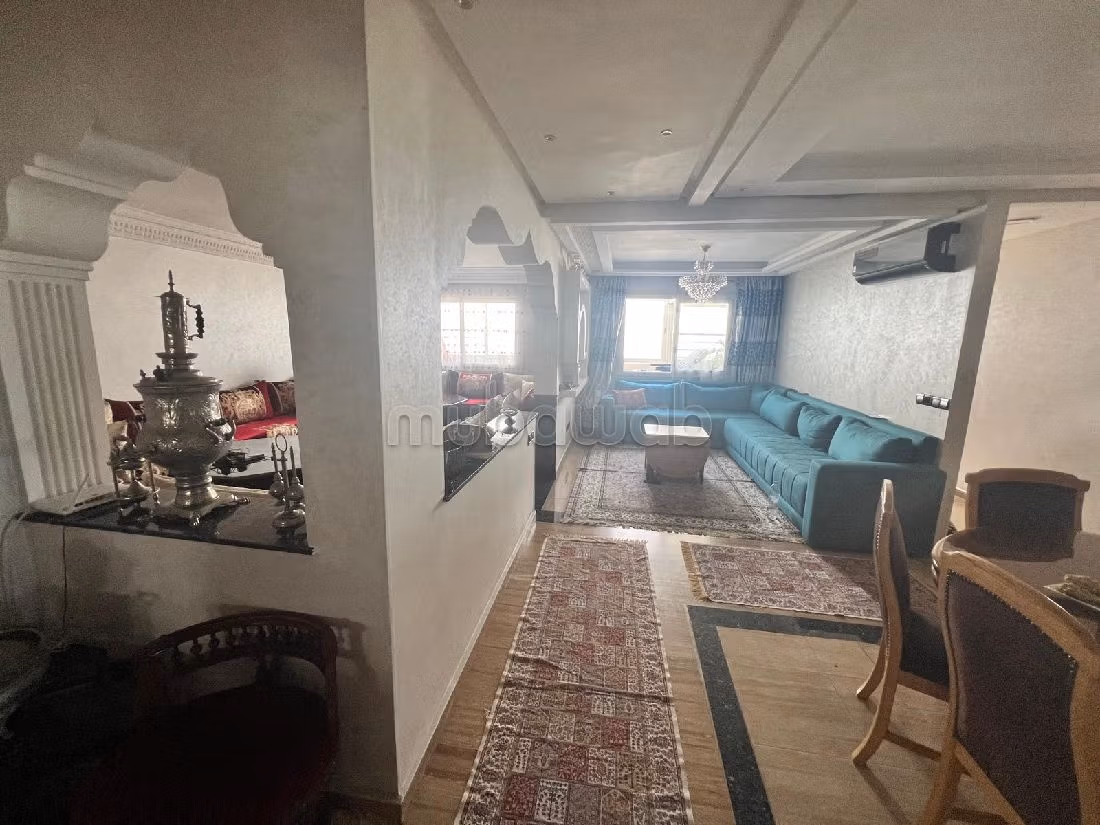 شقة للشراء ب فرونسفيل. 4 غرف جميلة. مصعد ومرآب. 