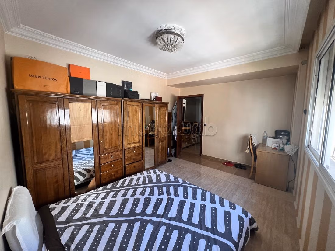 شقة للشراء ب فرونسفيل. 4 غرف جميلة. مصعد ومرآب. 