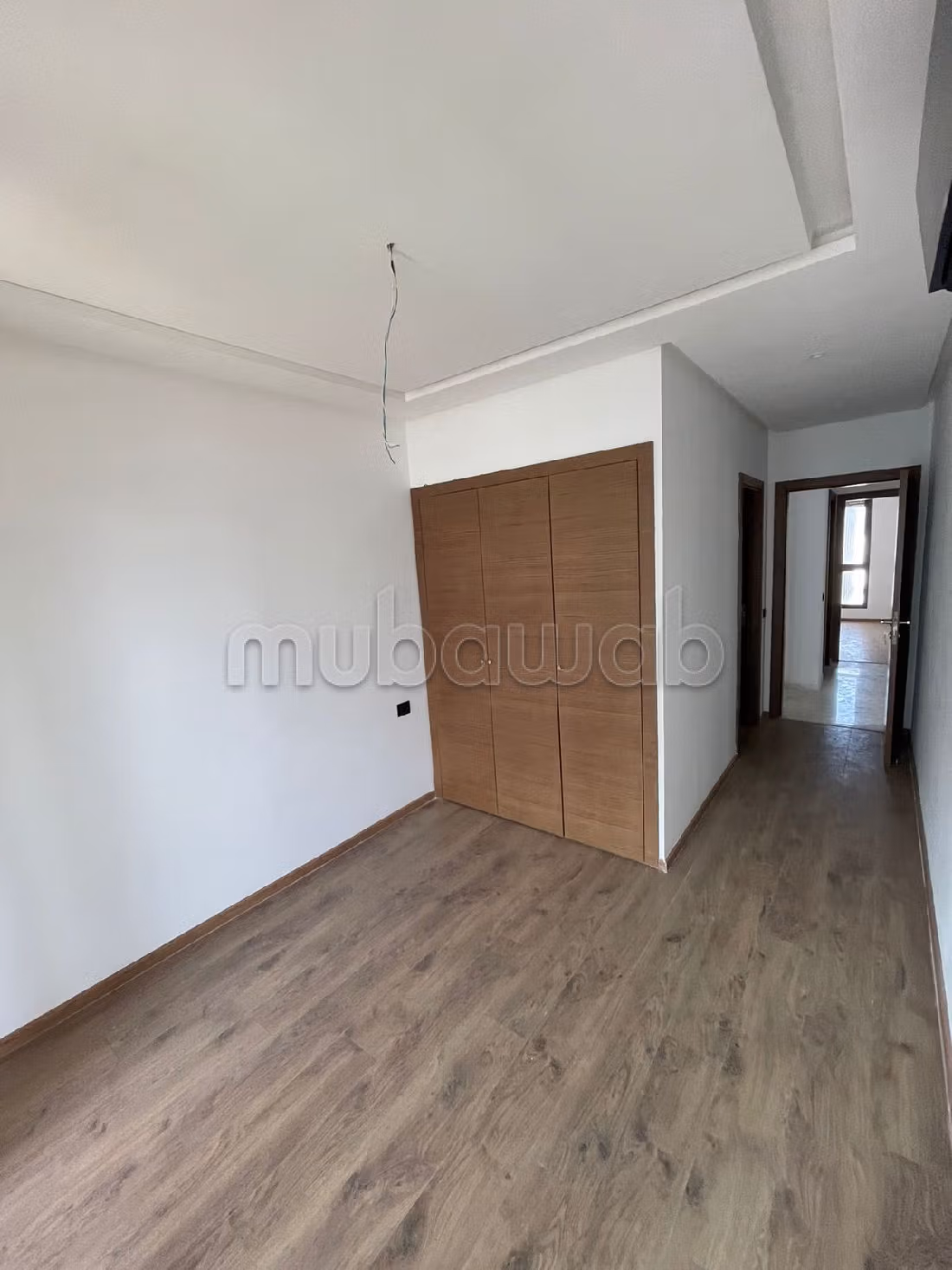 Appartement pour location à finance city vide
