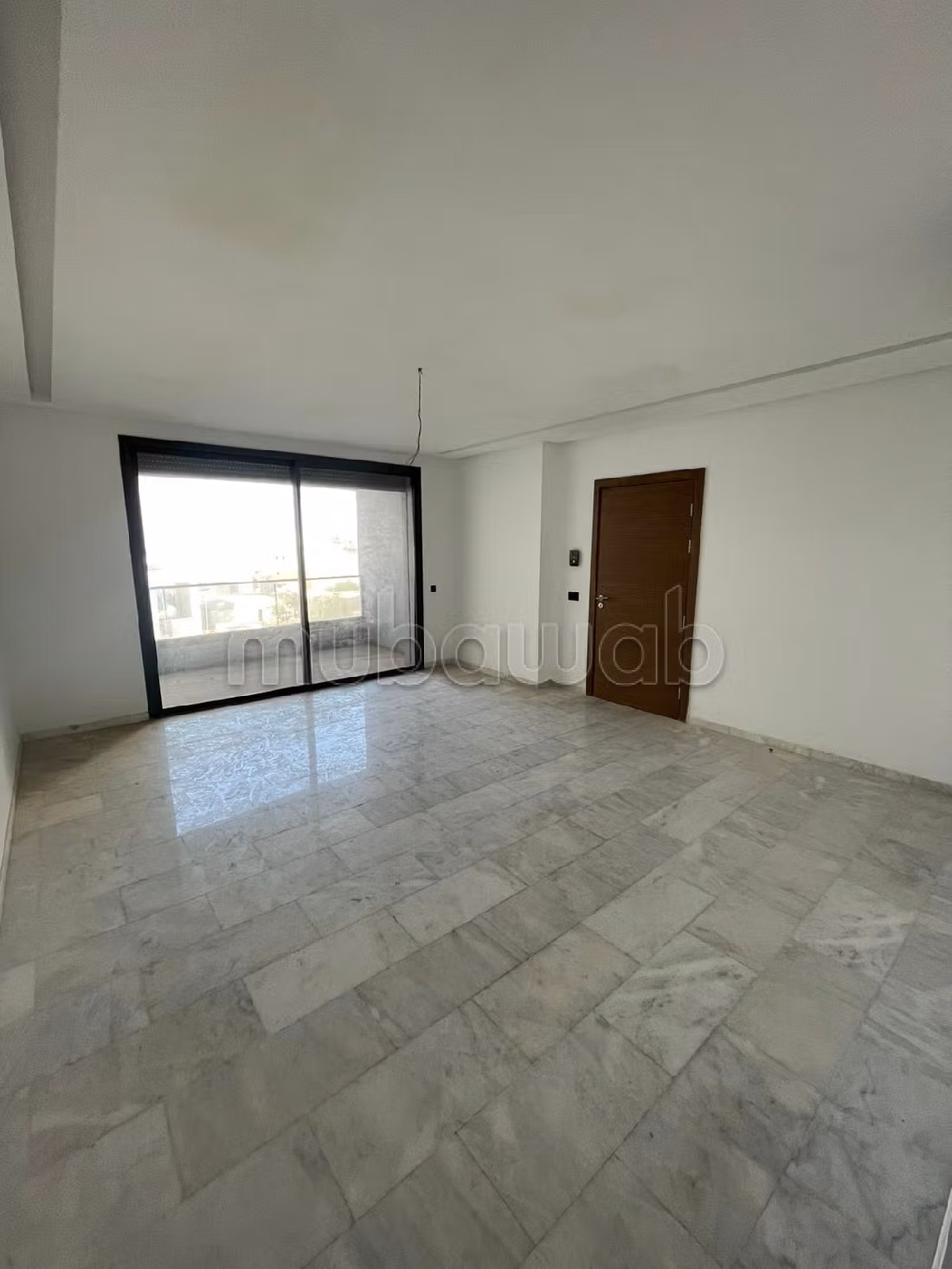 Appartement pour location à finance city vide