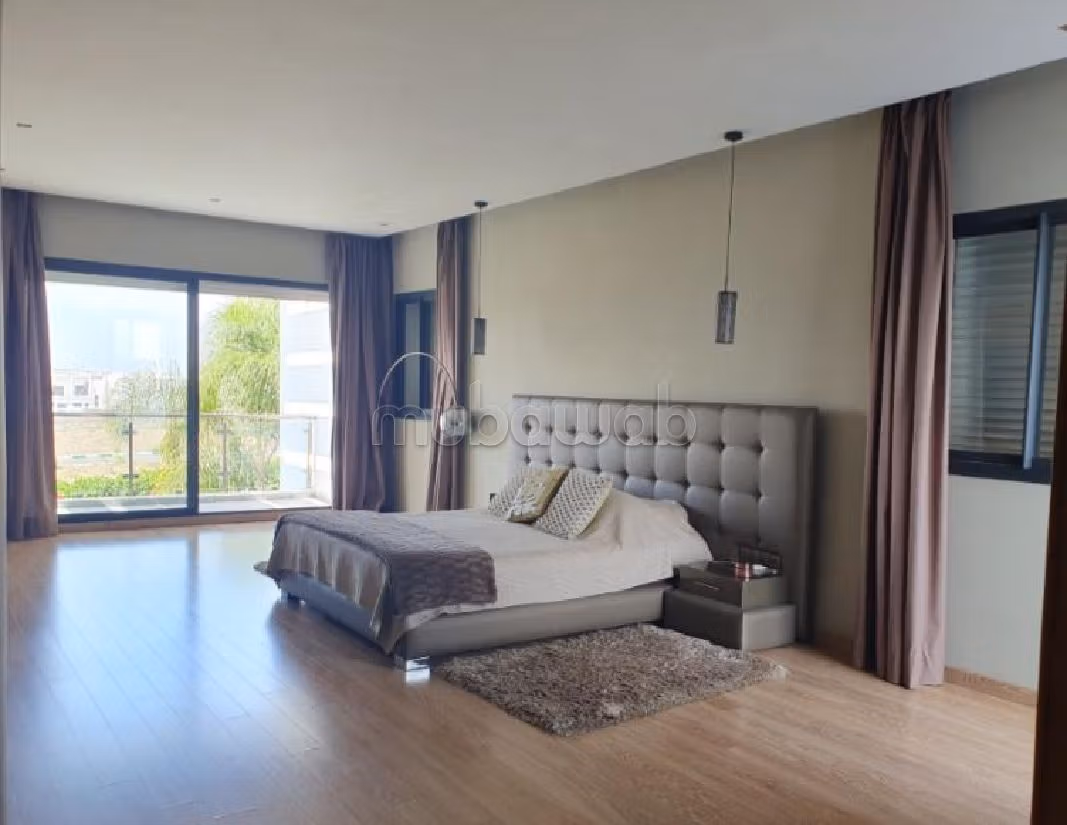 فيلا جميلة للبيع ب المدينة الخضراء. 7 قطع مريحة. مفروشة.