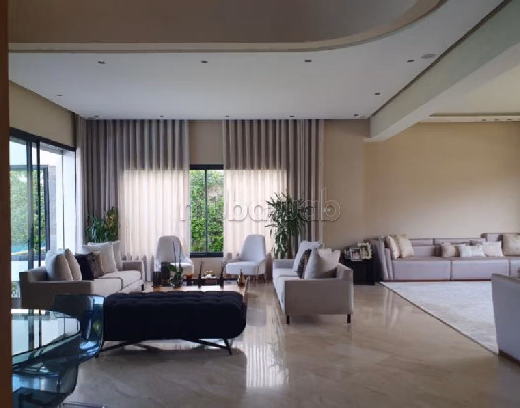 فيلا جميلة للبيع ب المدينة الخضراء. 7 قطع مريحة. مفروشة.