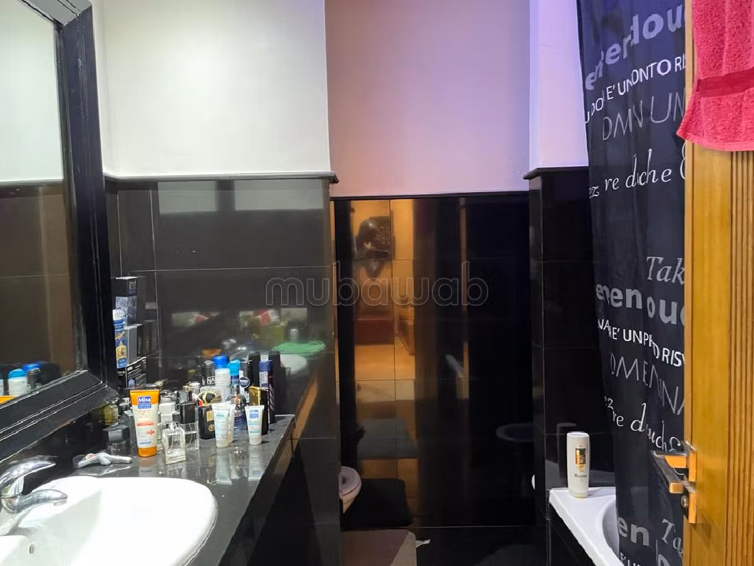 Busca pisos en venta en Les Hôpitaux. 1 bonita habitación. Mobiliario nuevo