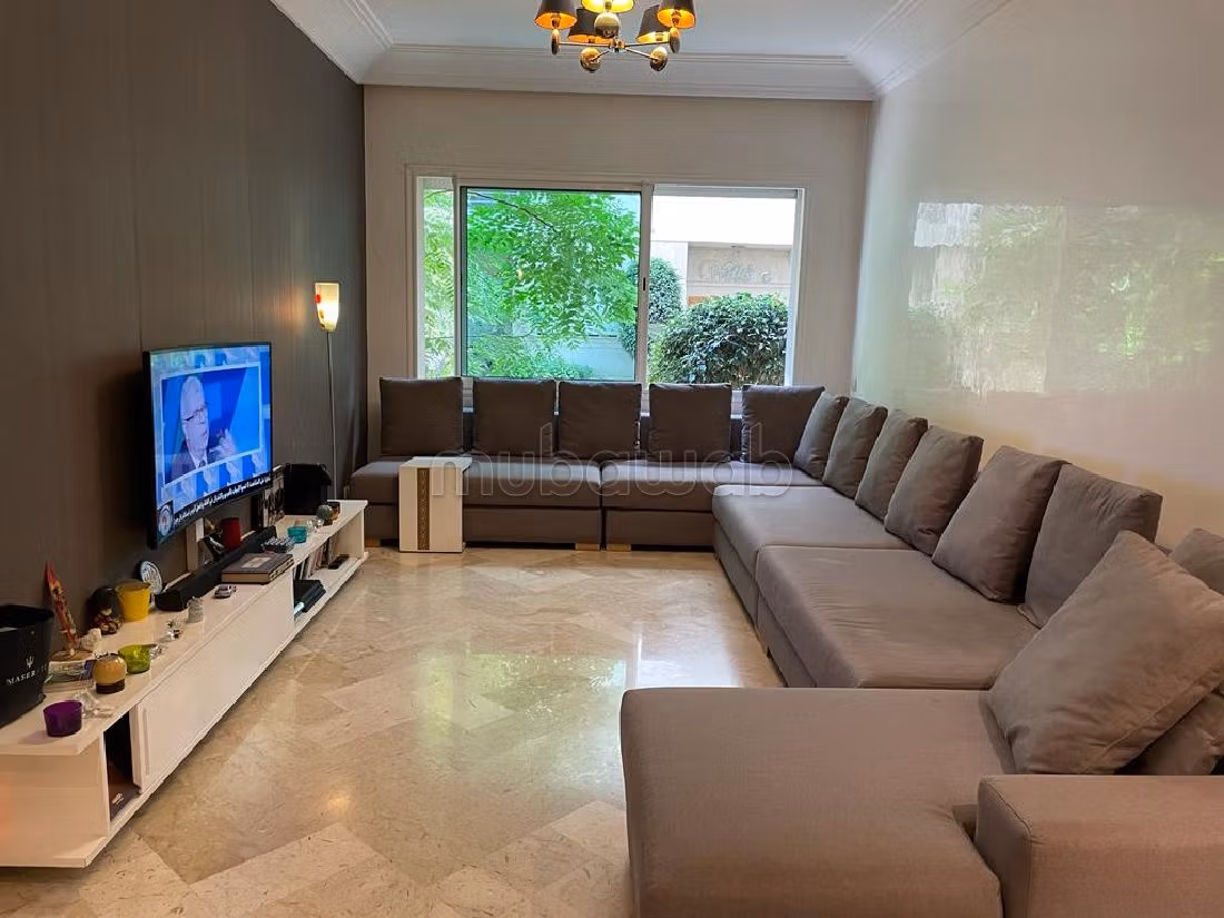 Busca pisos en venta en Les Hôpitaux. 1 bonita habitación. Mobiliario nuevo