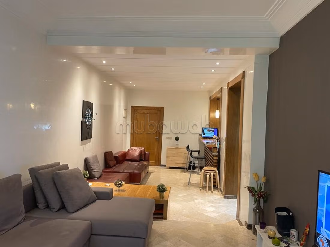 Busca pisos en venta en Les Hôpitaux. 1 bonita habitación. Mobiliario nuevo