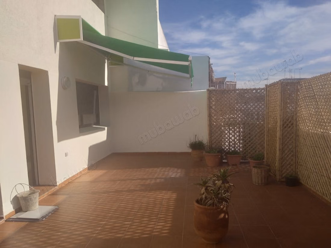 Appartement avec terrasse en haut 
Agdal
