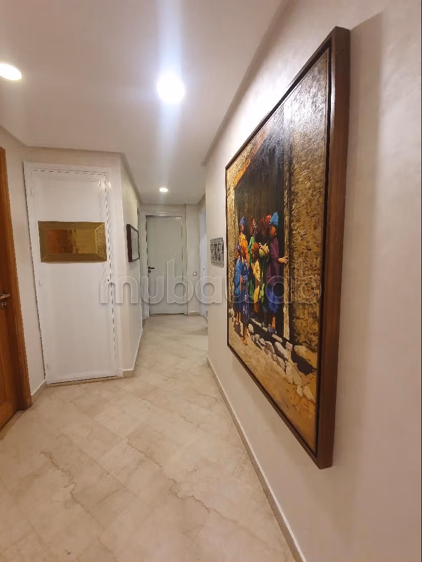 Piso en venta en Racine Extension. 12 habitaciones grandes. Conserje disponible, aire condicionado general. 