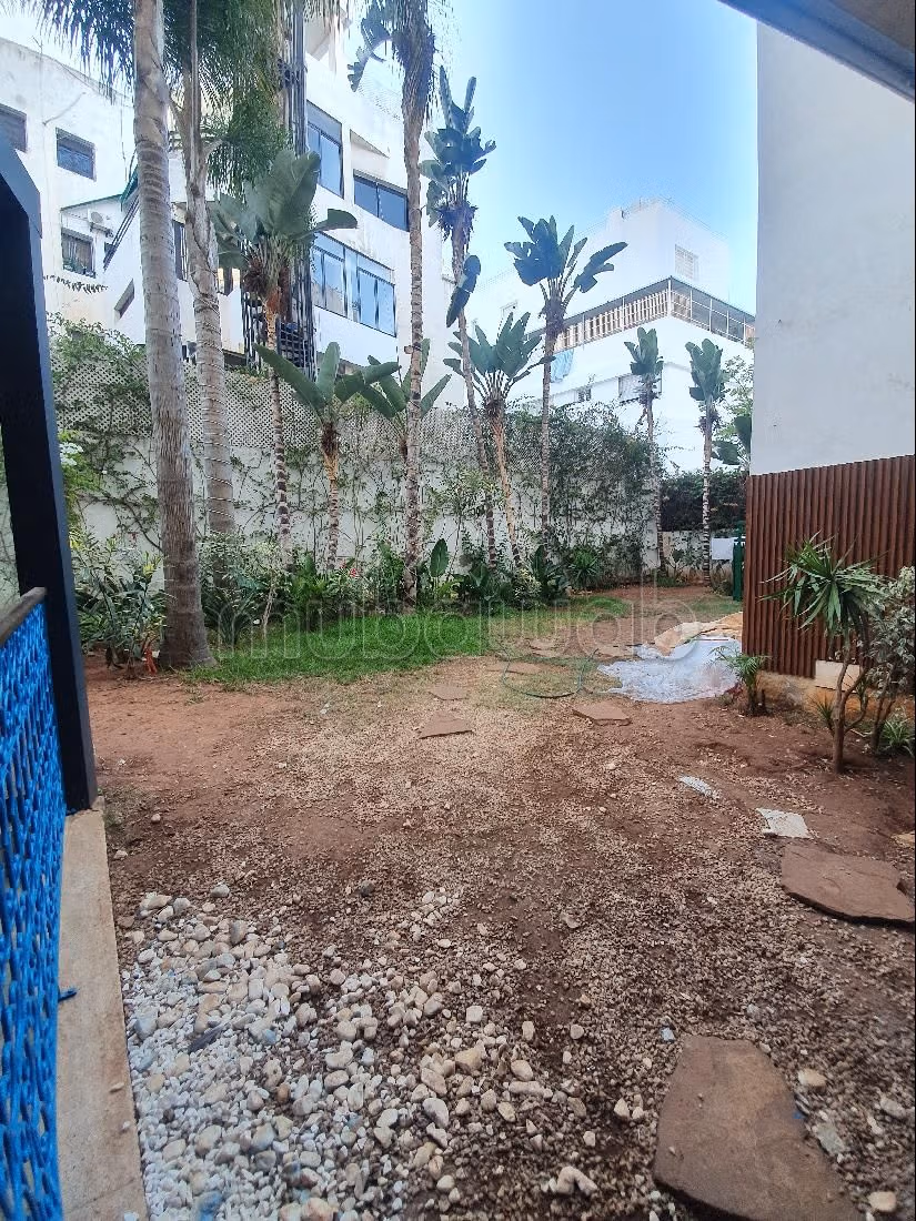 Piso en venta en Racine Extension. 12 habitaciones grandes. Conserje disponible, aire condicionado general. 