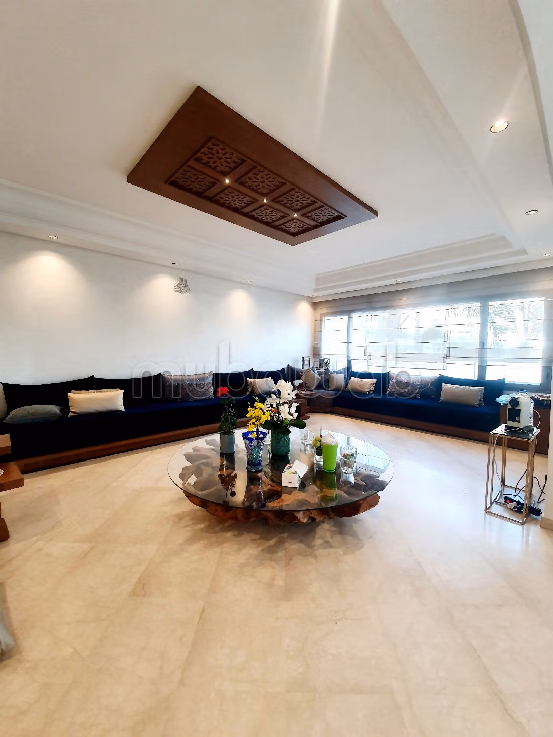 Piso en venta en Racine Extension. 12 habitaciones grandes. Conserje disponible, aire condicionado general. 