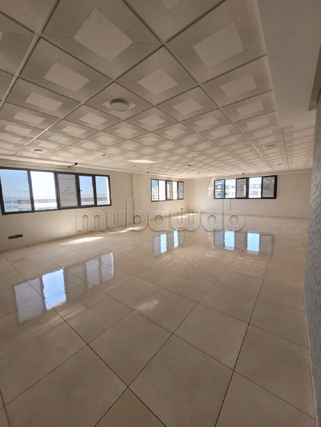 عقارت تجارية للكراء ب فونتي. المساحة 90 م². مصعد. 