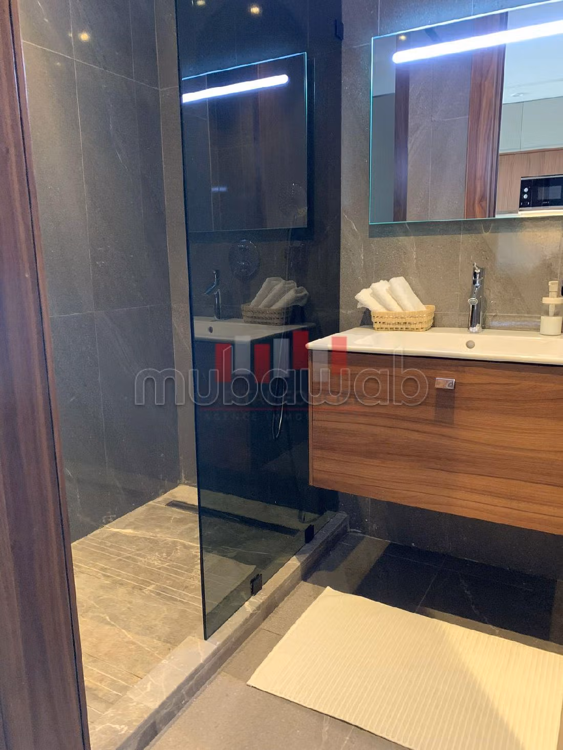 Immobili vari in affitto a Anfa. Superficie 78 m²