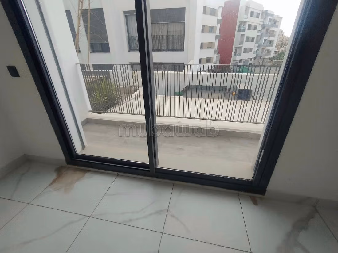 Great apartment for rent in Ferme Bretonne Hay Arraha. 2 rooms. General satellite dish system, On site security