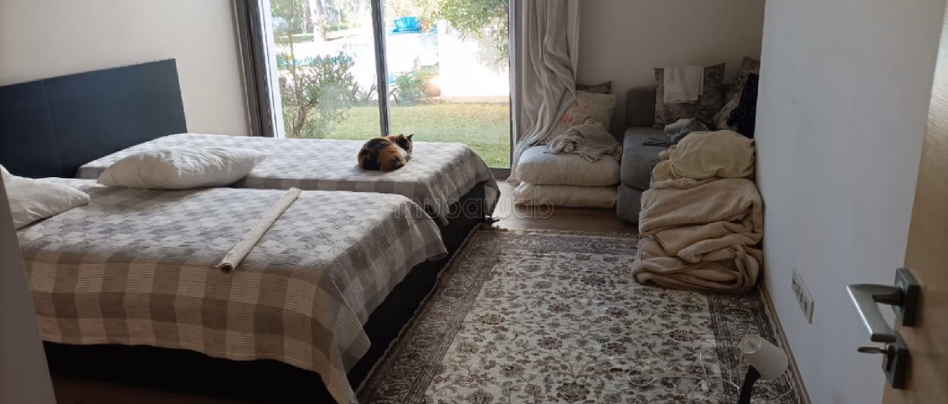 Villa plain pied à vendre à Bouskoura. Surface totale 840 m². Jardin et piscine
