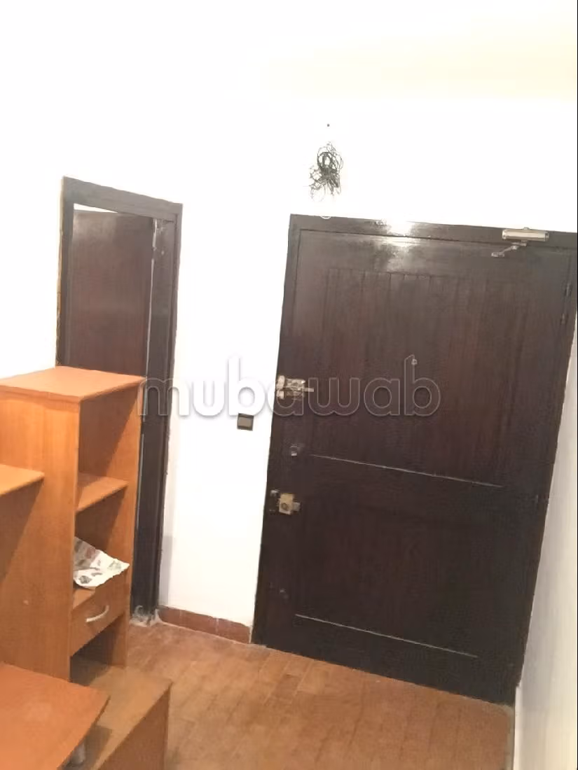 Flat for rent in Belvédère. 3 comfortable rooms. Dressing room