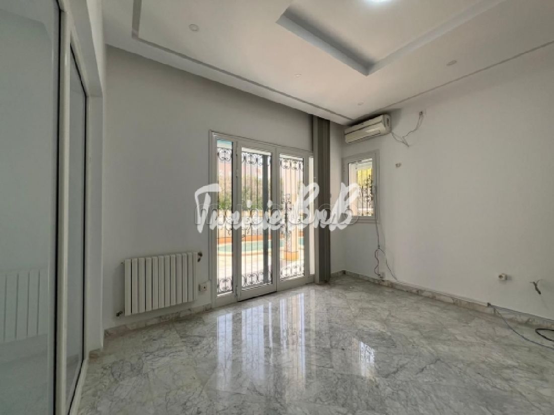 A louer une villa à usage de bureau