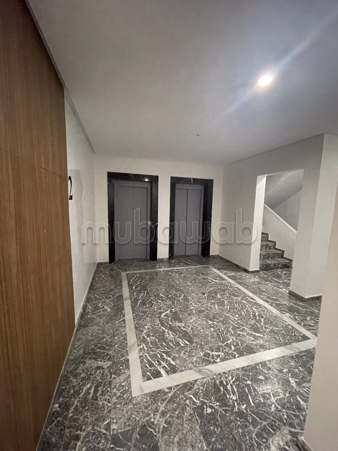 Alquila este piso en Belvédère. 3 habitaciones. Completamente amueblado.