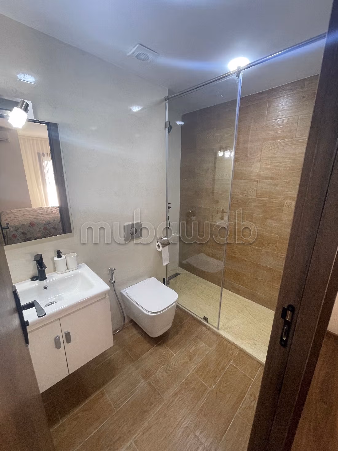 Alquila este piso en Belvédère. 3 habitaciones. Completamente amueblado.