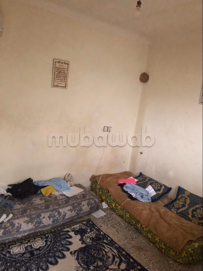 Maison à vendre à Iziki.
9 chambres agréables.
Meublé