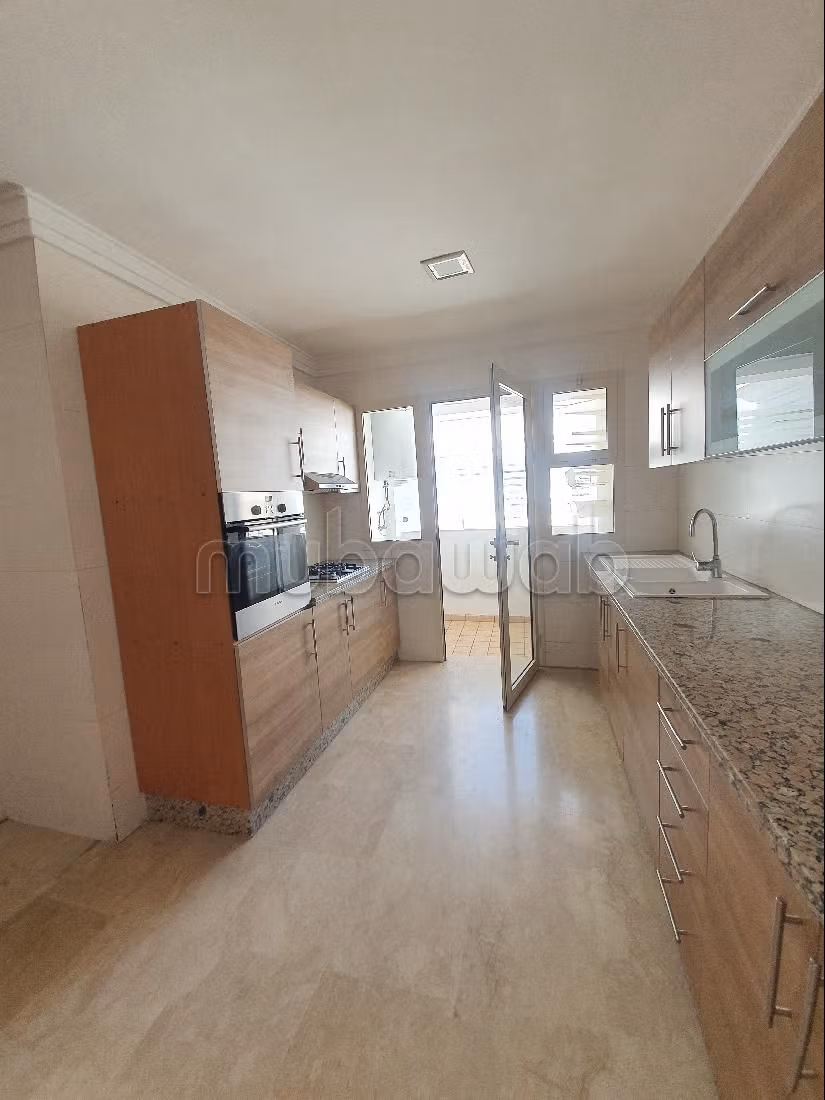 Appartement haut standing à louer à Maarif