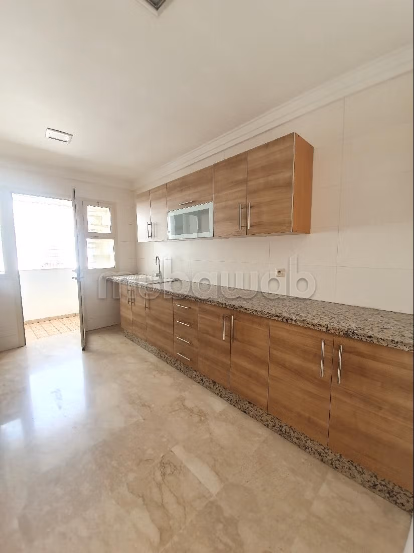 Appartement haut standing à louer à Maarif