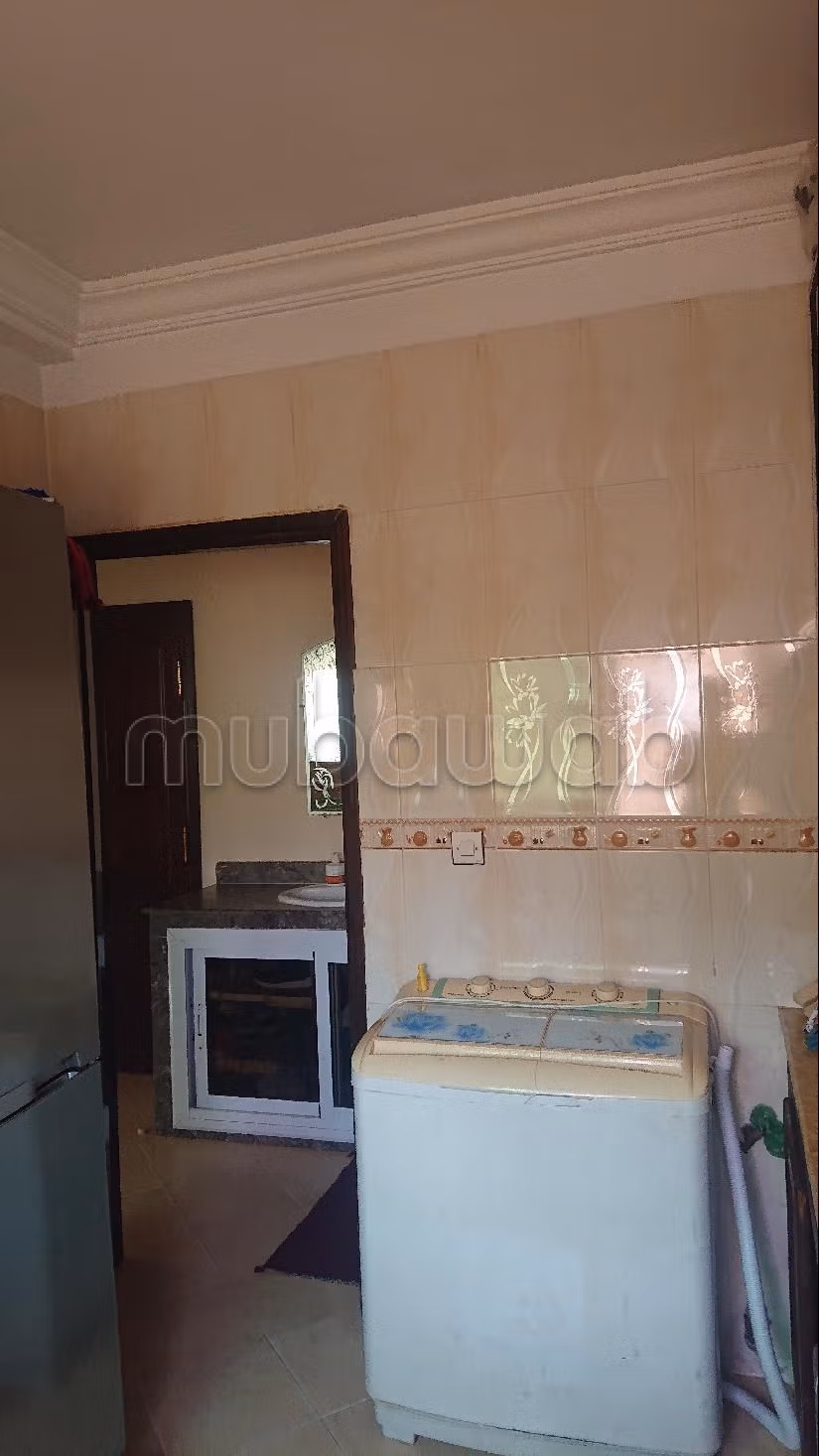 Appartement à l'achat à Bir Rami Est. 3 grandes pièces. Antenne parabolique et Porte blindée