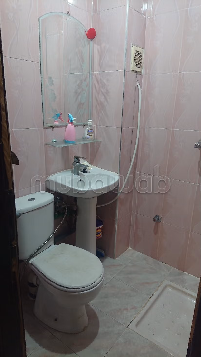 Appartement à l'achat à Bir Rami Est. 3 grandes pièces. Antenne parabolique et Porte blindée