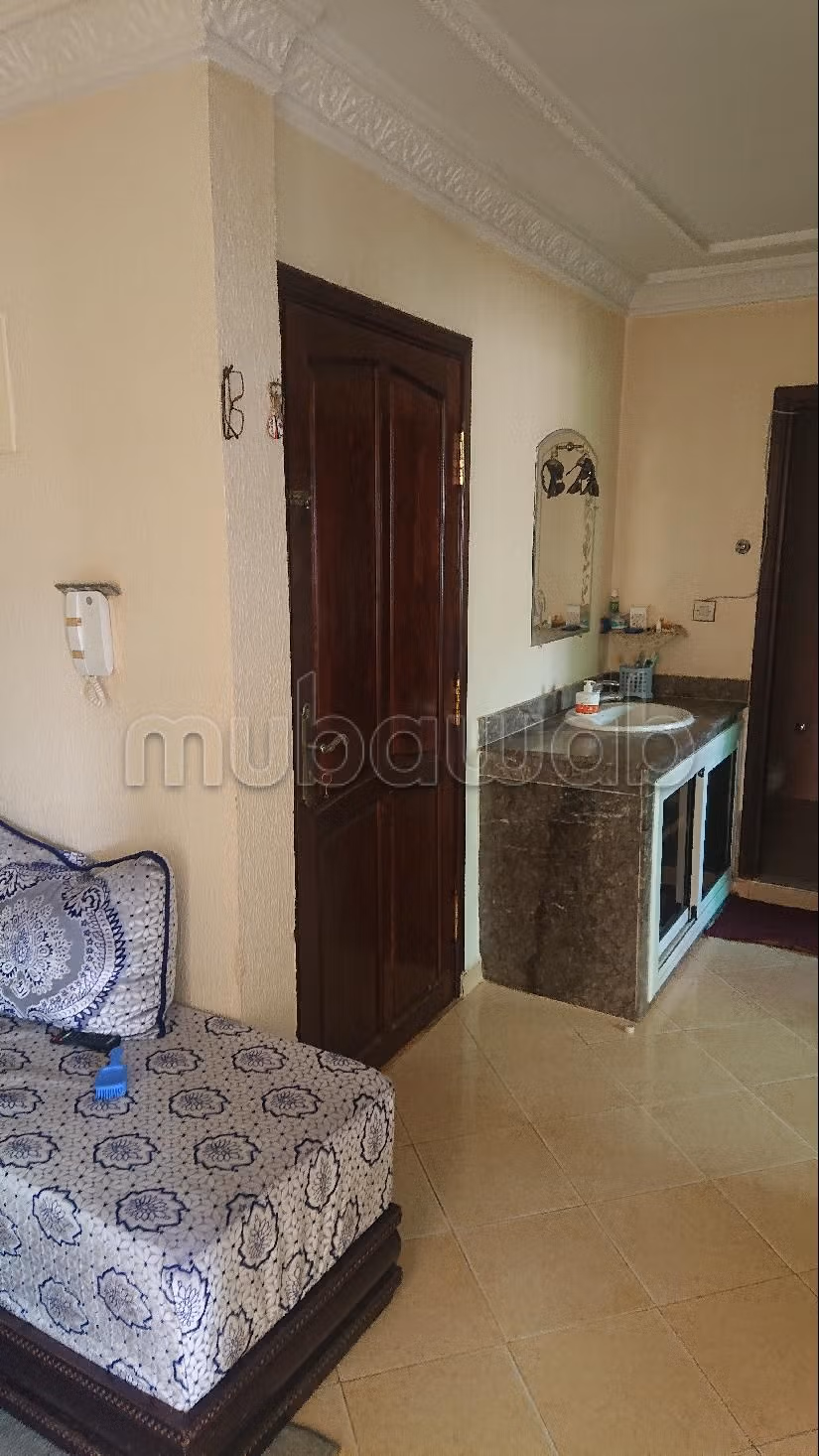 Appartement à l'achat à Bir Rami Est. 3 grandes pièces. Antenne parabolique et Porte blindée