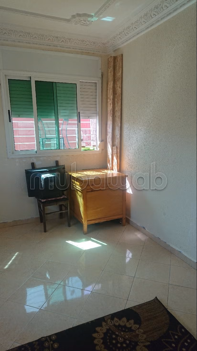 Appartement à l'achat à Bir Rami Est. 3 grandes pièces. Antenne parabolique et Porte blindée