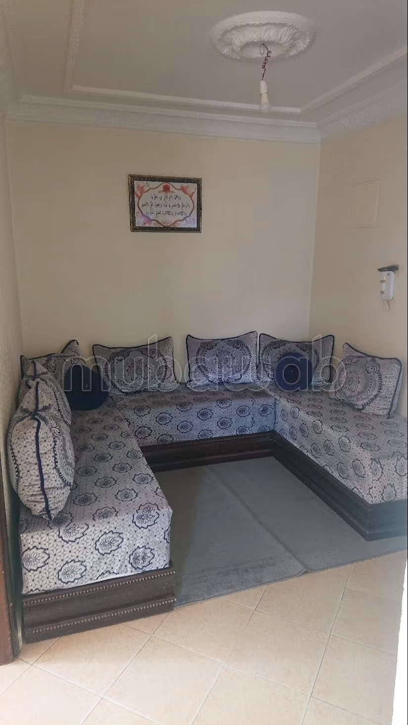 Appartement à l'achat à Bir Rami Est. 3 grandes pièces. Antenne parabolique et Porte blindée