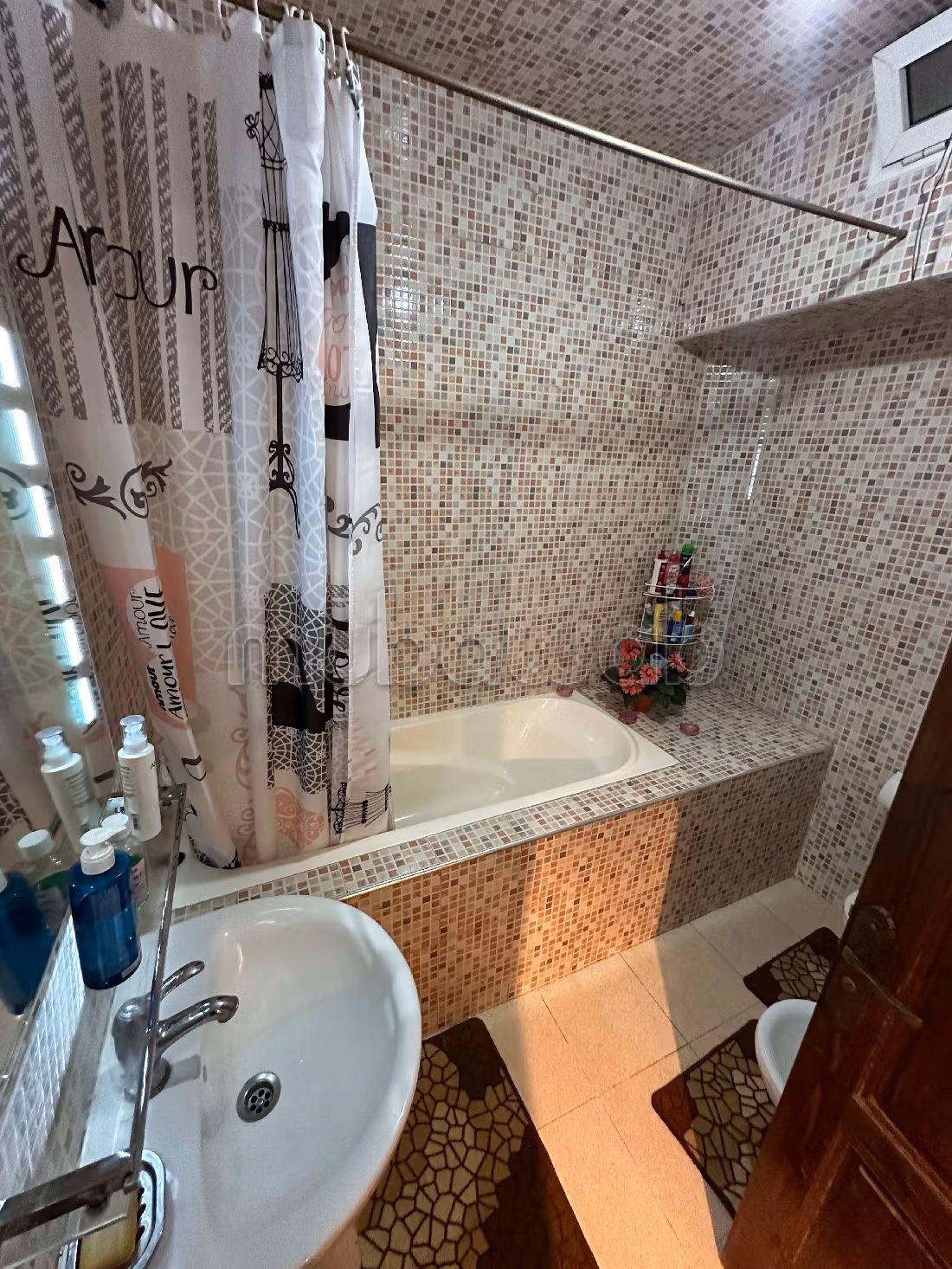 Vendita appartamento a Al Moustakbal. 5 locali spaziosi. Posto auto