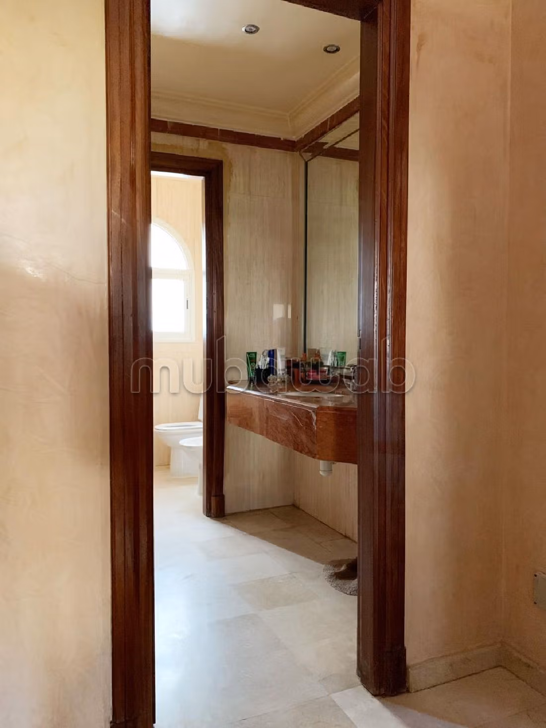 Splendid villa for sale in Californie. Small area 450 m². Green area, Balcony.