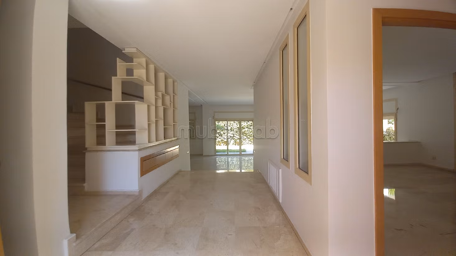 Straordinaria villa in affitto a Californie. 8 ampi locali. Piscina e condizionatore.