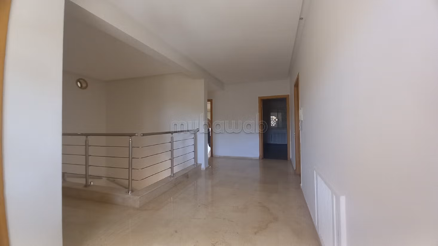 Straordinaria villa in affitto a Californie. 8 ampi locali. Piscina e condizionatore.