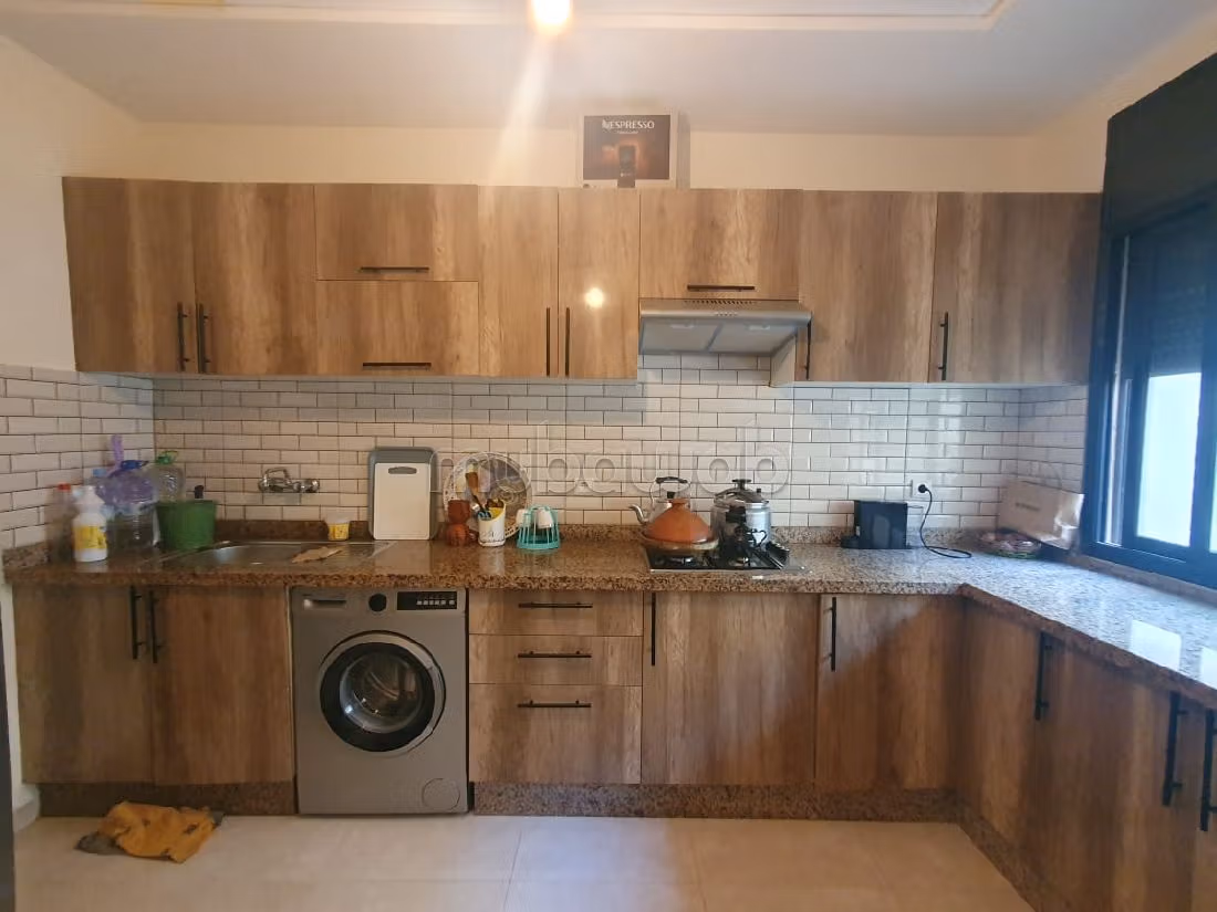 شقة رائعة للايجار بحي السلام. المساحة الإجمالية 84 م². مفروشة.