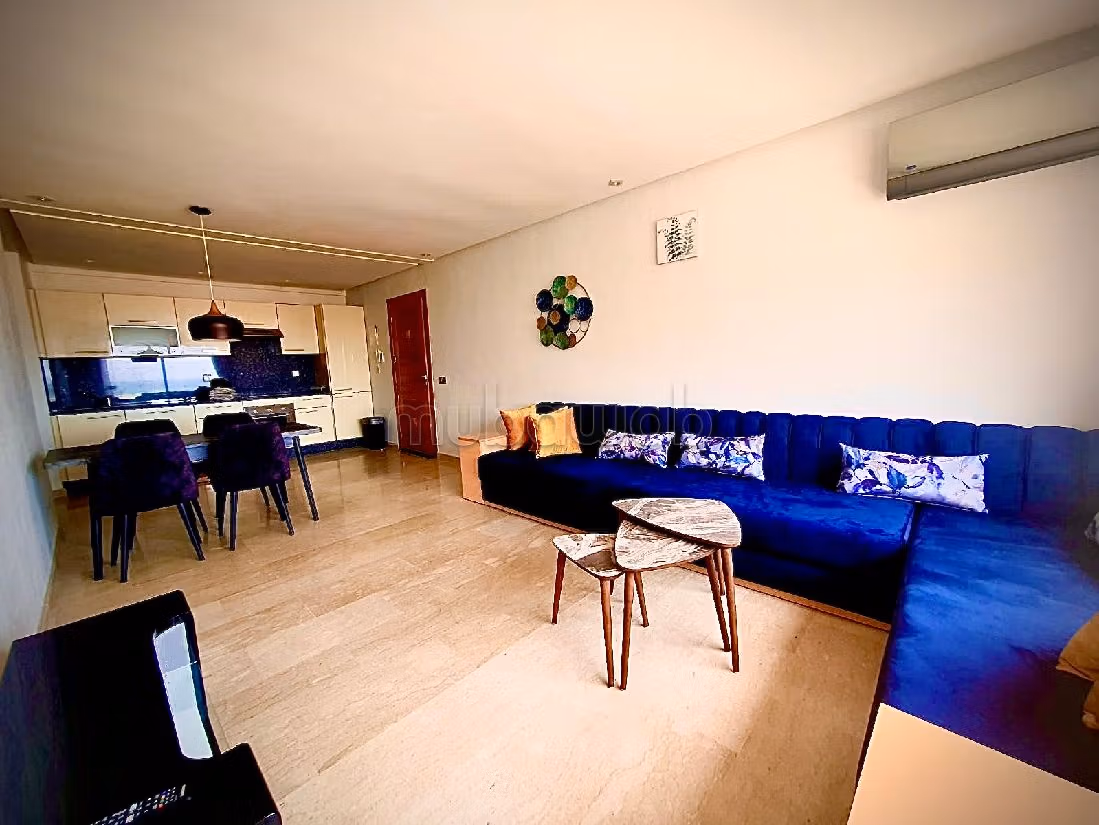 Splendido appartamento da affittare. 2 locali spaziosi. Giardino e ascensore.