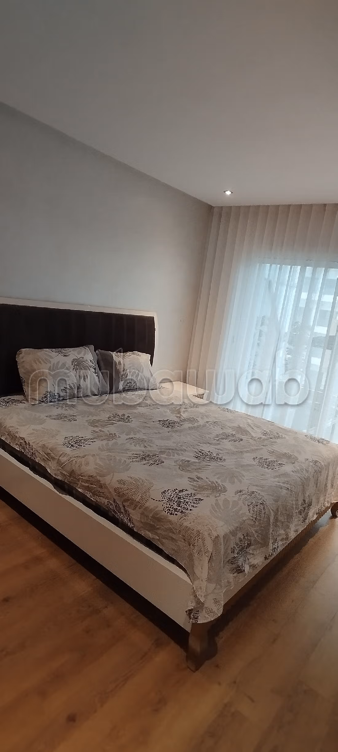 Location saisonnière à Dar Bouazza. Surface totale 170 m². Places de parking et terrasse