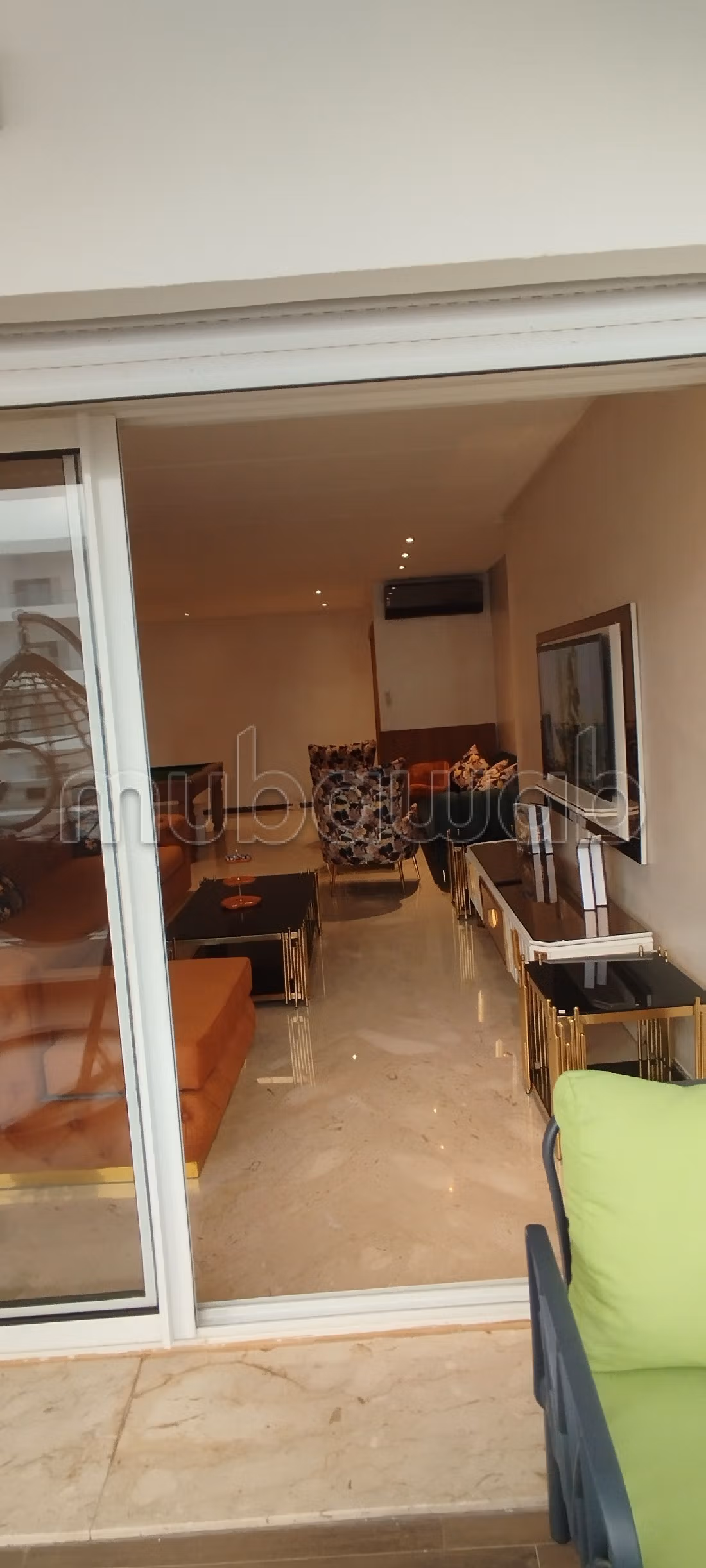 Location saisonnière à Dar Bouazza. Surface totale 170 m². Places de parking et terrasse