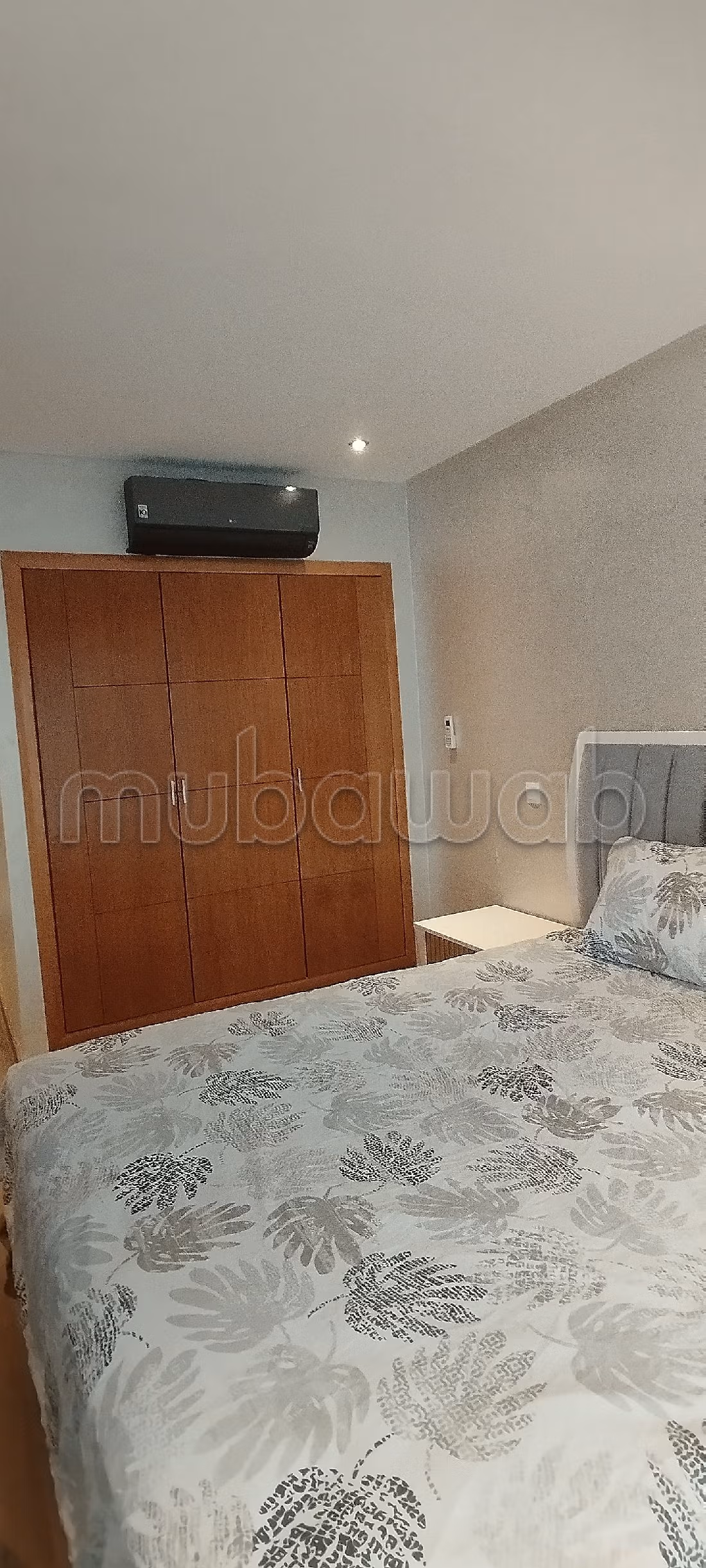 Location saisonnière à Dar Bouazza. Surface totale 170 m². Places de parking et terrasse