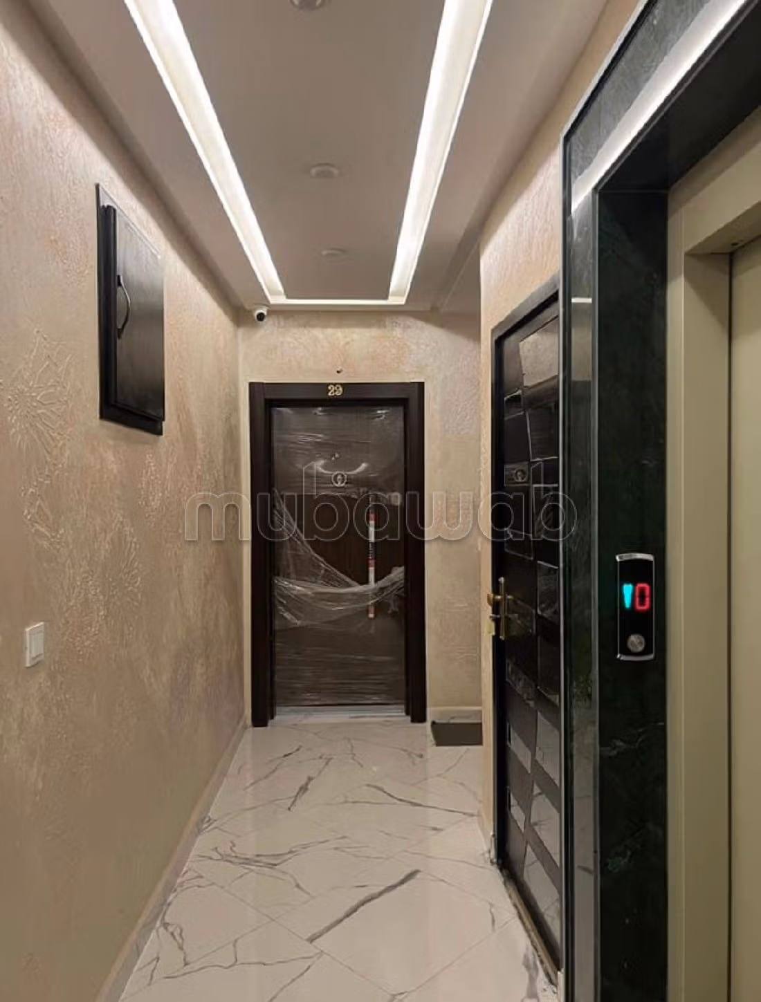 Appartementen kopen in Ziaten. Totale oppervlakte 88 m². Traditionele, Marokkaanse woonkamer en satellietschotel. 