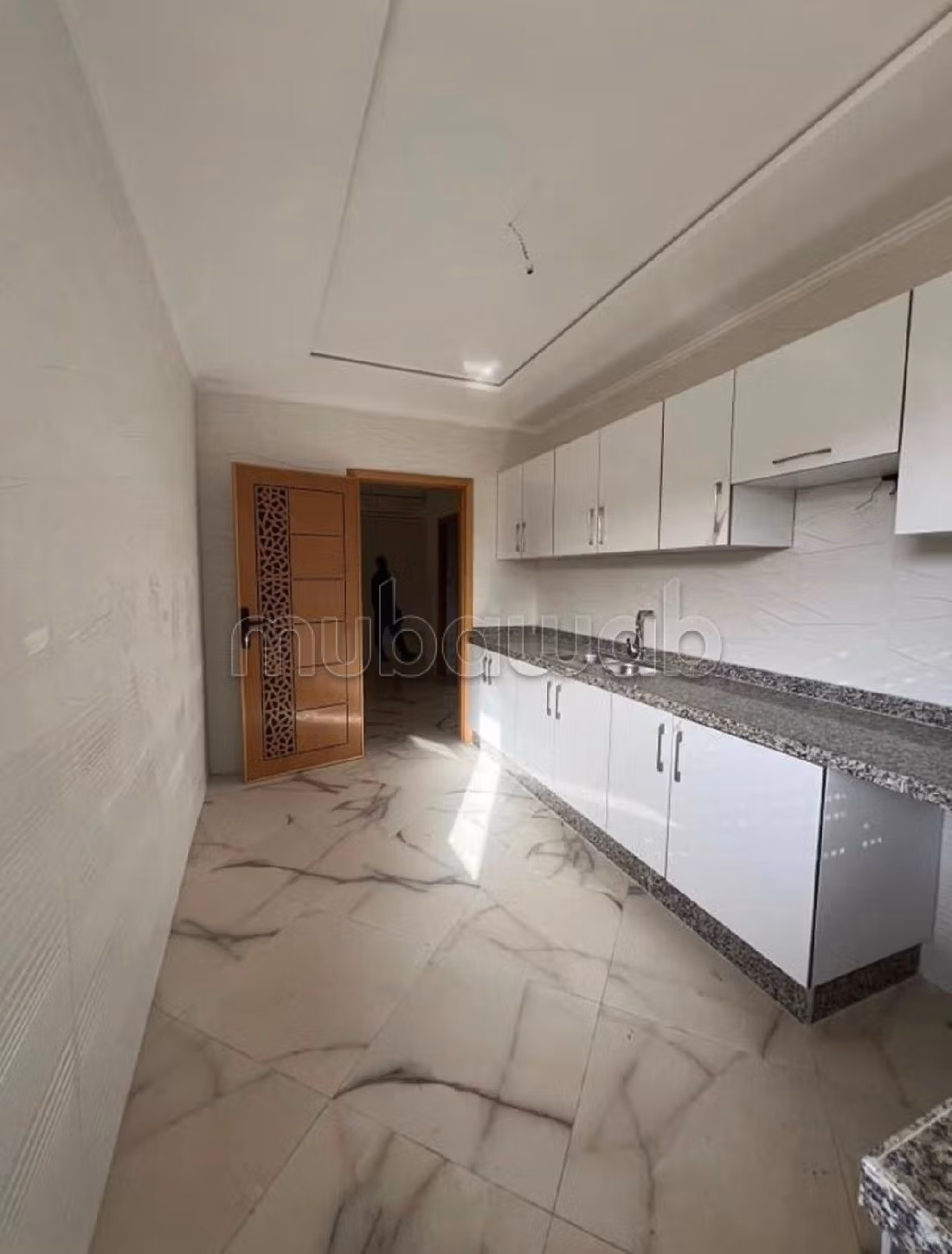 Appartementen kopen in Ziaten. Totale oppervlakte 88 m². Traditionele, Marokkaanse woonkamer en satellietschotel. 