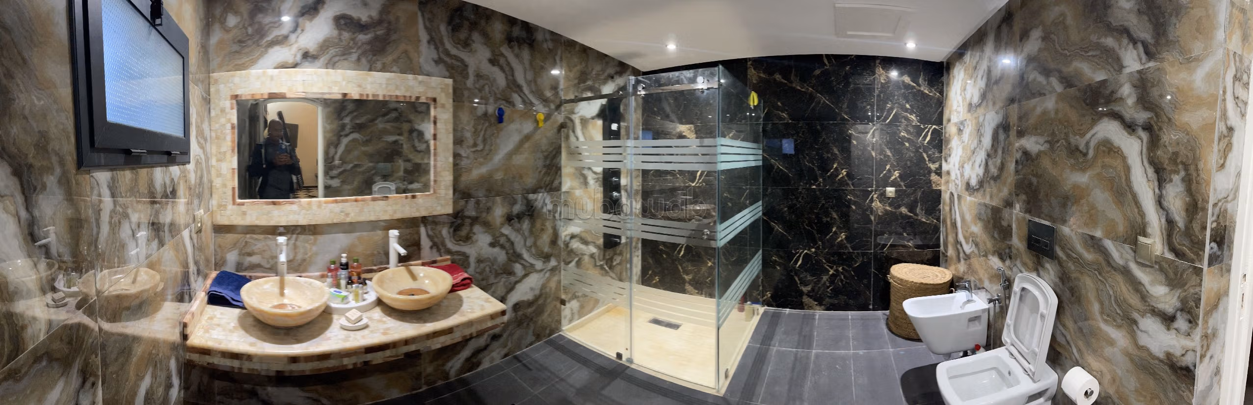 Luxury villa for sale. Dimension 6200 m². Dressing room. 