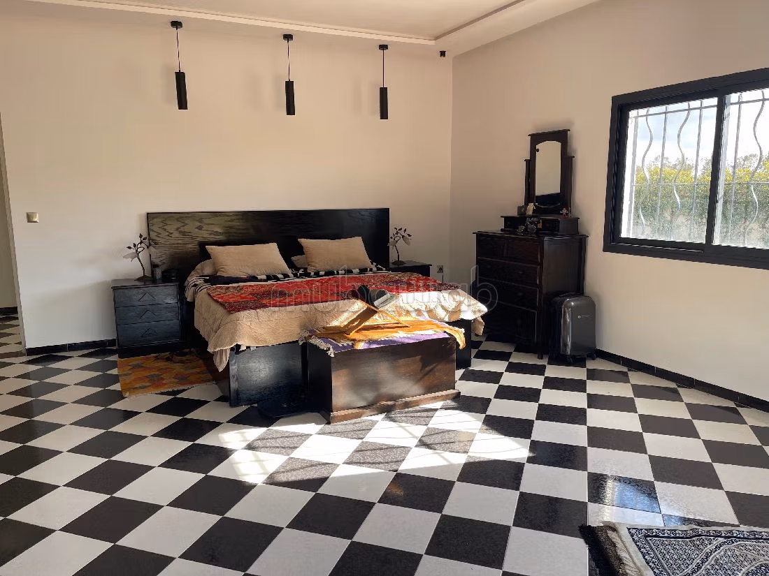 Luxury villa for sale. Dimension 6200 m². Dressing room. 