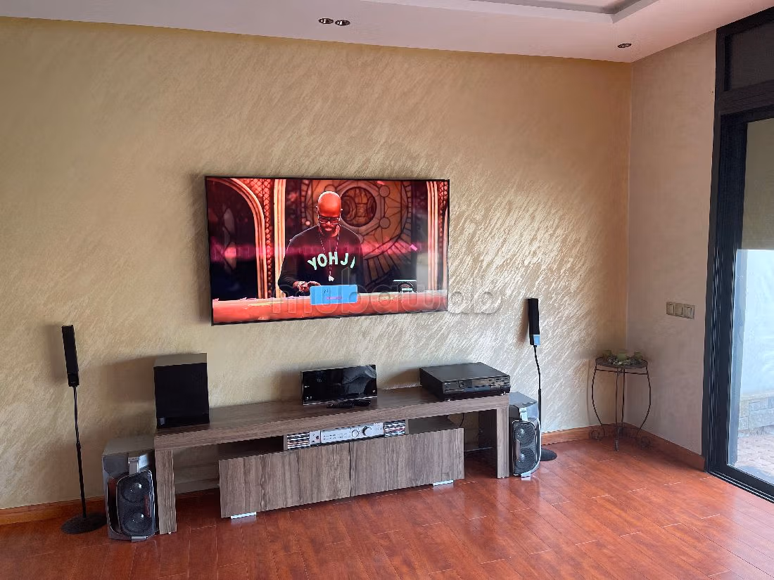 Luxury villa for sale. Dimension 6200 m². Dressing room. 