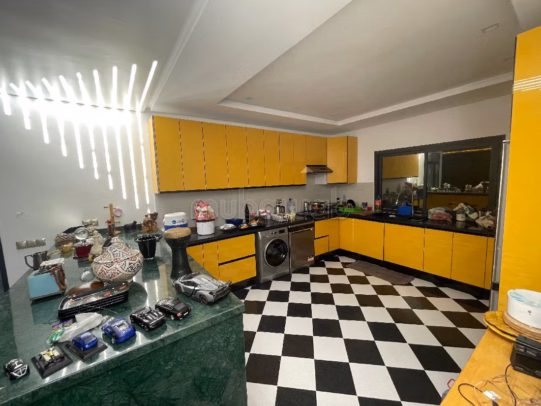 Luxury villa for sale. Dimension 6200 m². Dressing room. 