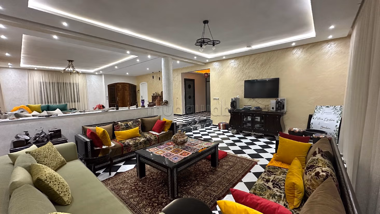 Luxury villa for sale. Dimension 6200 m². Dressing room. 