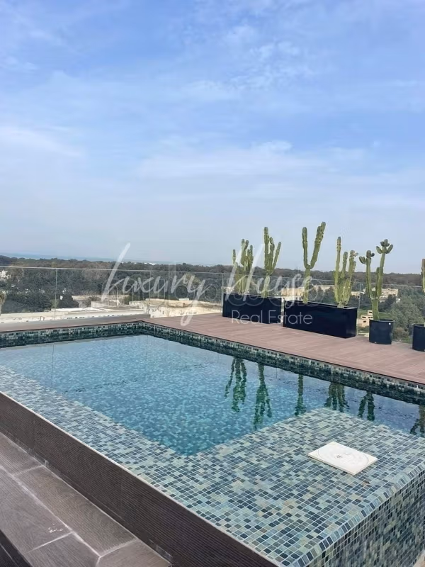 A louer un triplex meublé S3 avec piscine à Gammarth