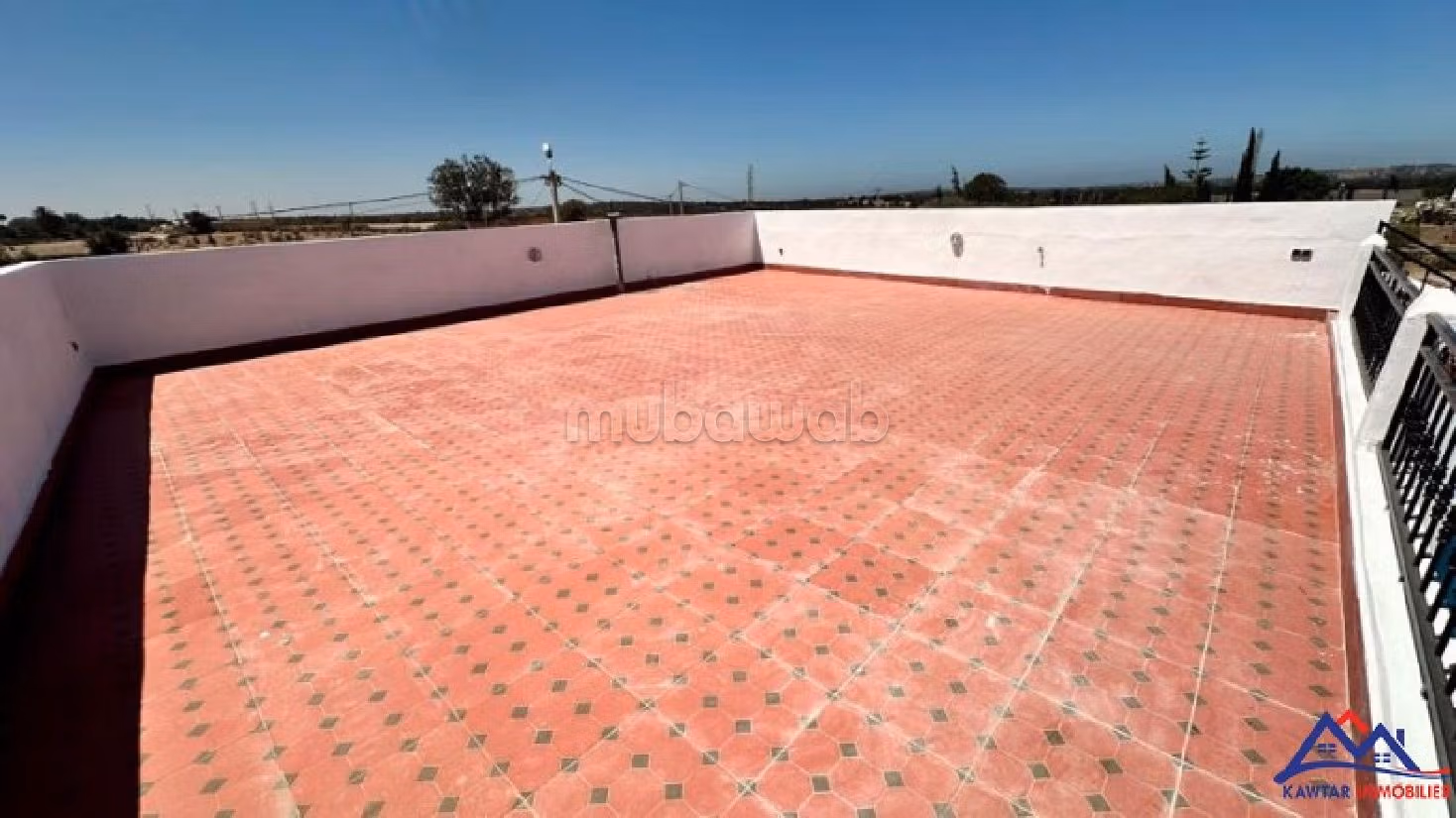 فيلا جميلة للكراء ب دوار العرب. 2 غرف جميلة. شرفة جميلة وحديقة