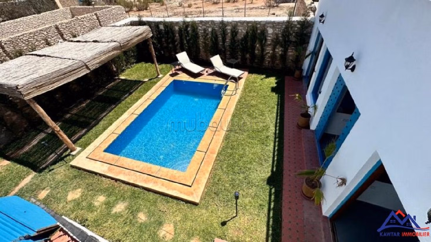 فيلا جميلة للكراء ب دوار العرب. 2 غرف جميلة. شرفة جميلة وحديقة