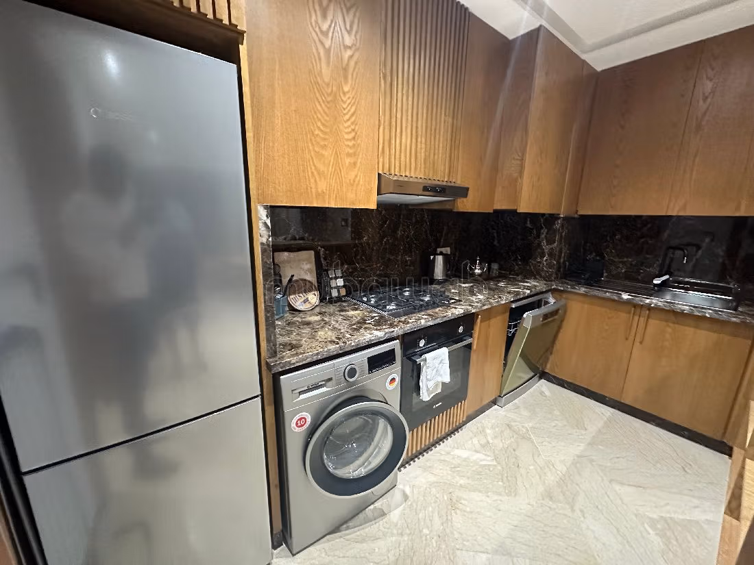 Location d'un appartement à cfc. 1 belle chambre. Meublé — 3