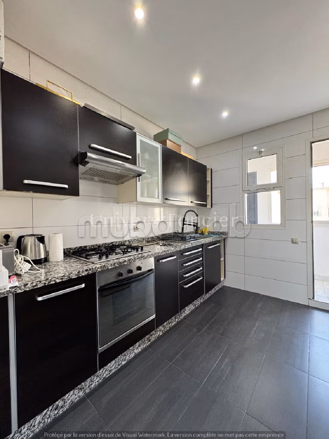 استئجار شقة -بحي السلام -السيال. المساحة الكلية 140 م². مكيف الهواء و مدفأة. 